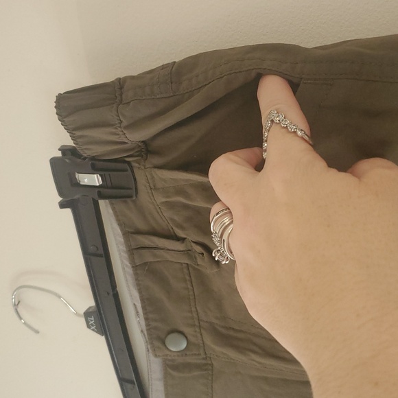 Duluth Trading Womens Cargo Skirt Size 8 Green Nylon - Picture 3 of 13